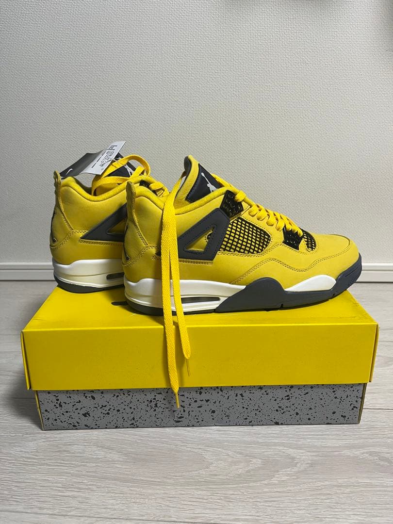 ナイキ エアジョーダン4 \"ツアーイエロー\"