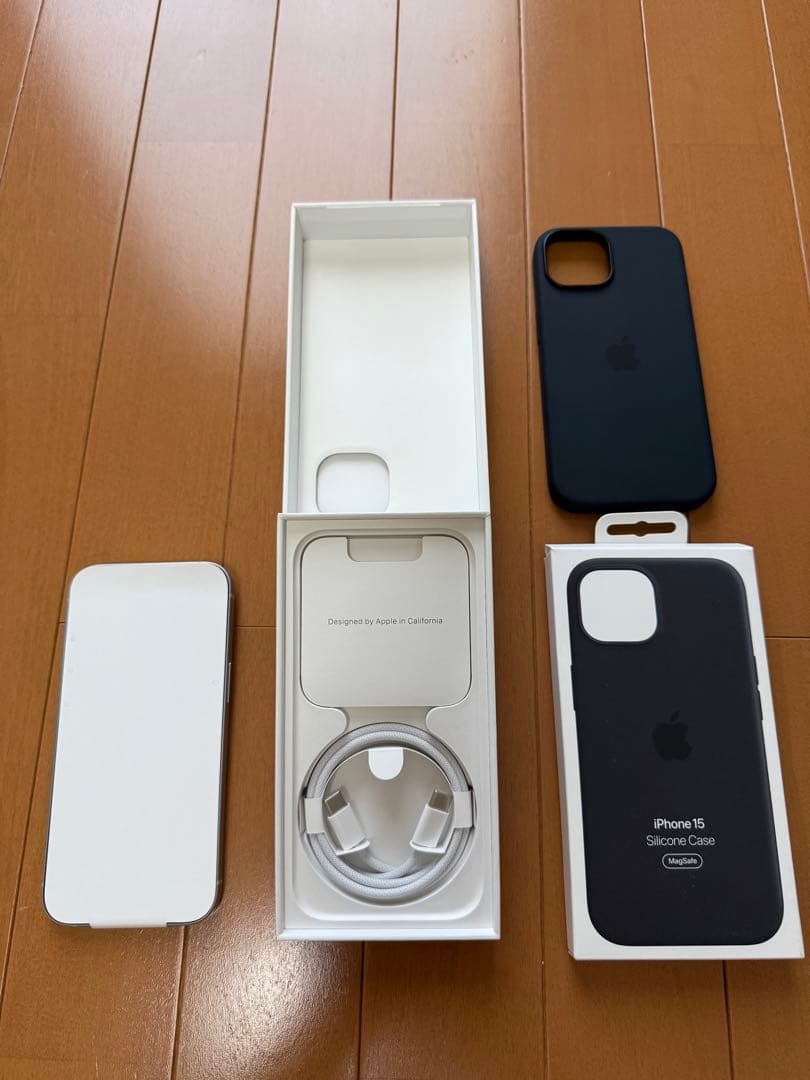 Apple iPhone 15 ブルー 本体 純正シリコンケース付き