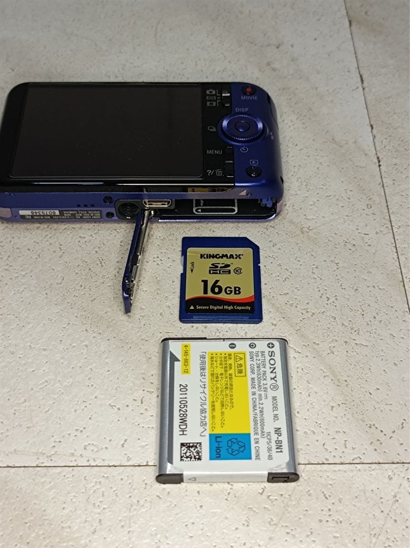 八6323【美品】 SONY デジタルカメラ Cyber-Shot