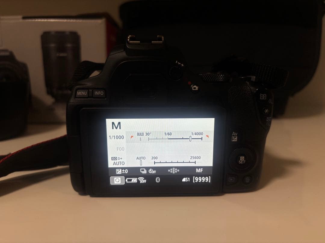 超美品 【Canon EOS Kiss X10 ダブルズームキット】