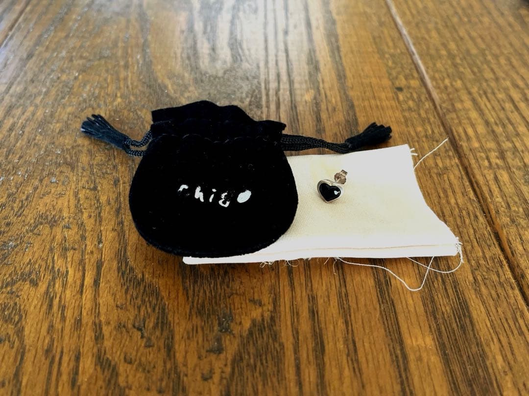 chigo チーゴ × 高山都 ◇ ハート型ピアス ◇ オニキス×シルバー