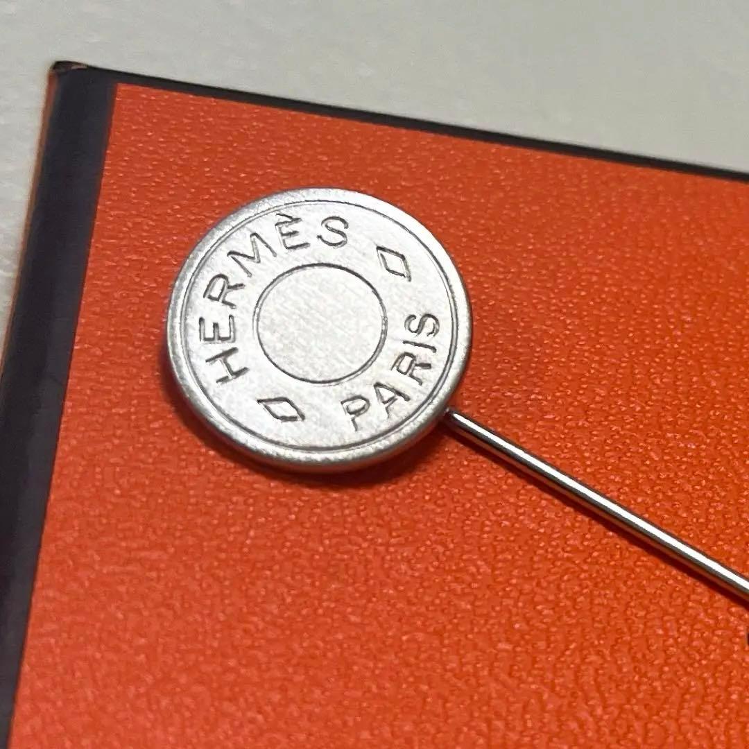 【新品、箱付き】HERMES セリエ ピンブローチ