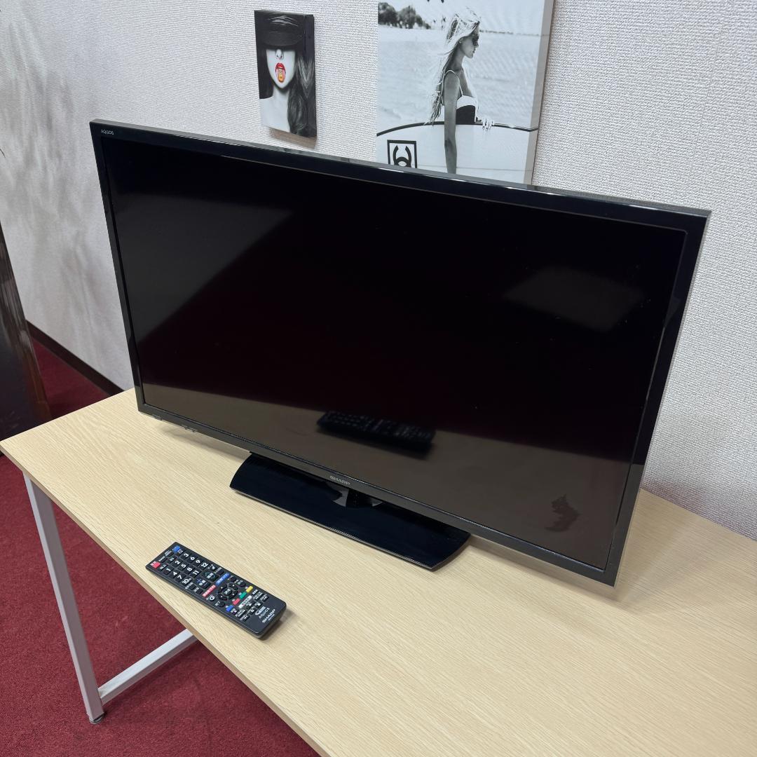 東京23区送料無料　美品シャープ液晶テレビ　2020年製32型　洗浄/除菌済み