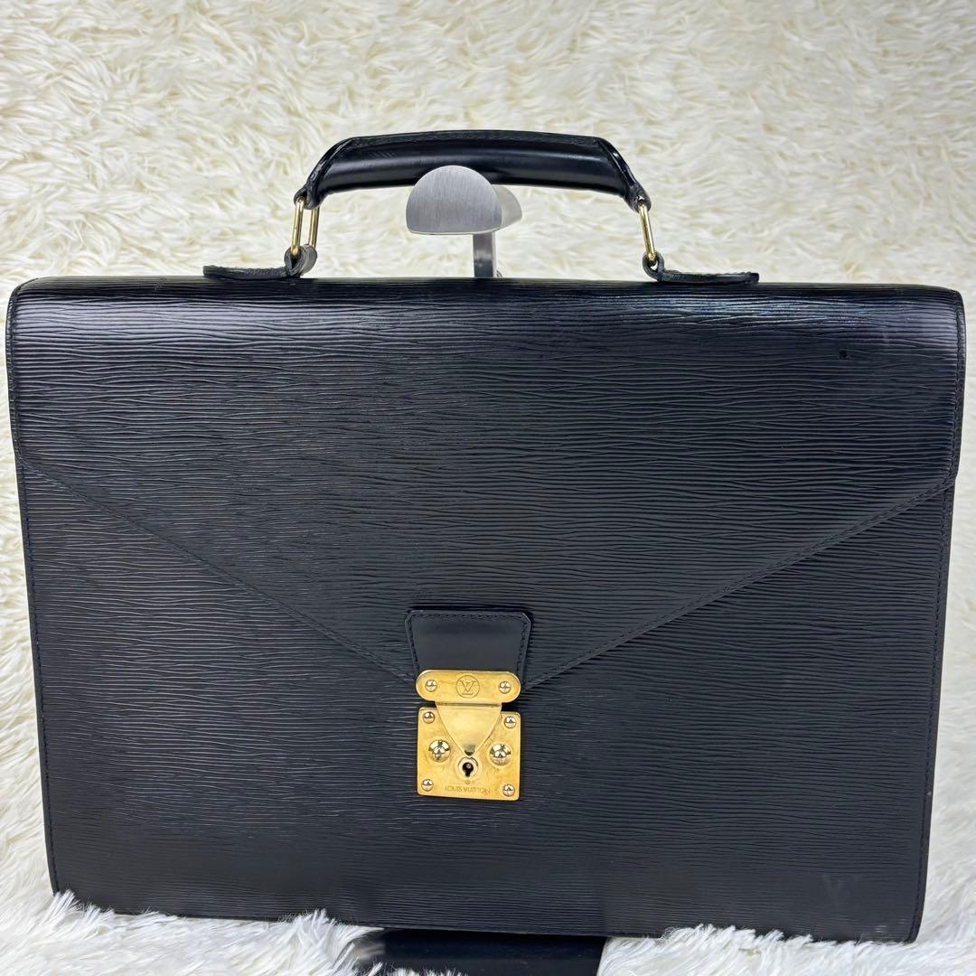 ルイヴィトンエピ セルヴィエット コンセイエ　ビジネスバッグ　ブラック