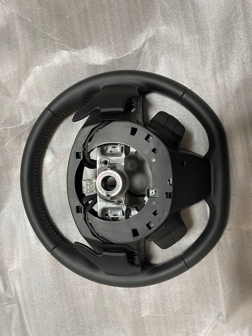 フロンクス 4AA-WDB3S ハンドル