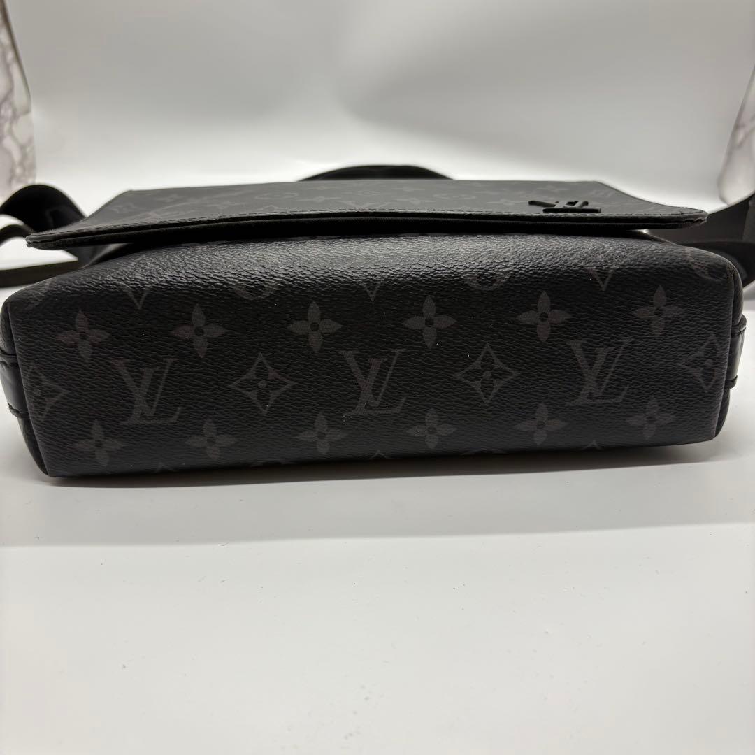 るーー ルイヴィトン エクリプスディストリクト PM ショルダーバック 黒