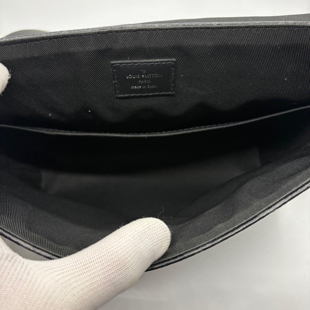 るーー ルイヴィトン エクリプスディストリクト PM ショルダーバック 黒