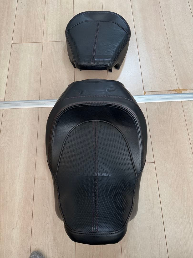 ストリートグライドCVOの純正シート