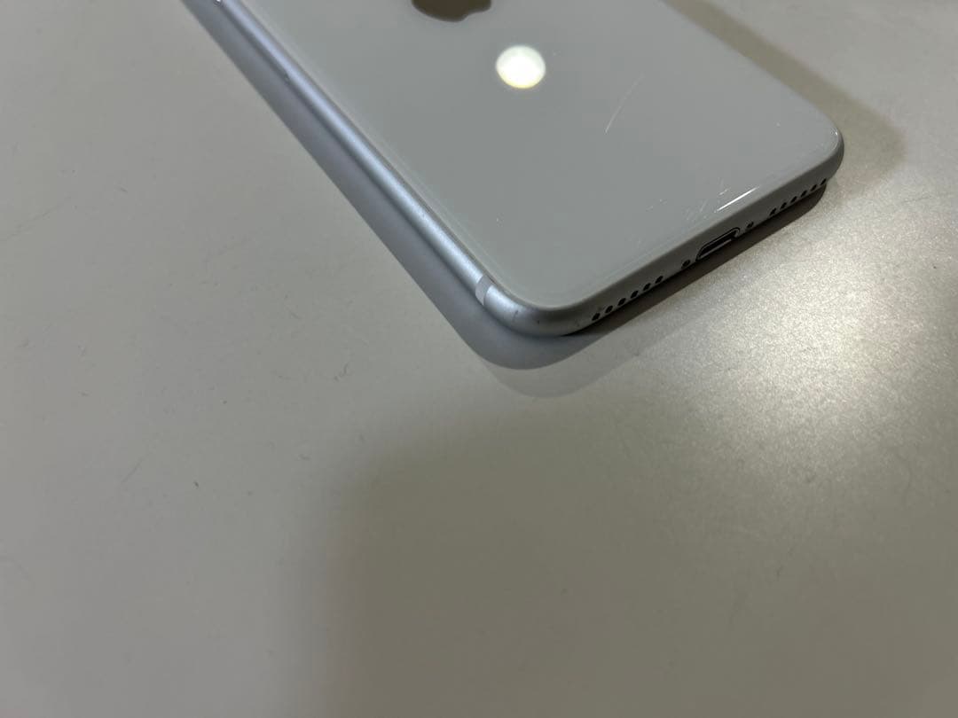 【美品‼️】iPhoneSE 第2世代　ホワイト