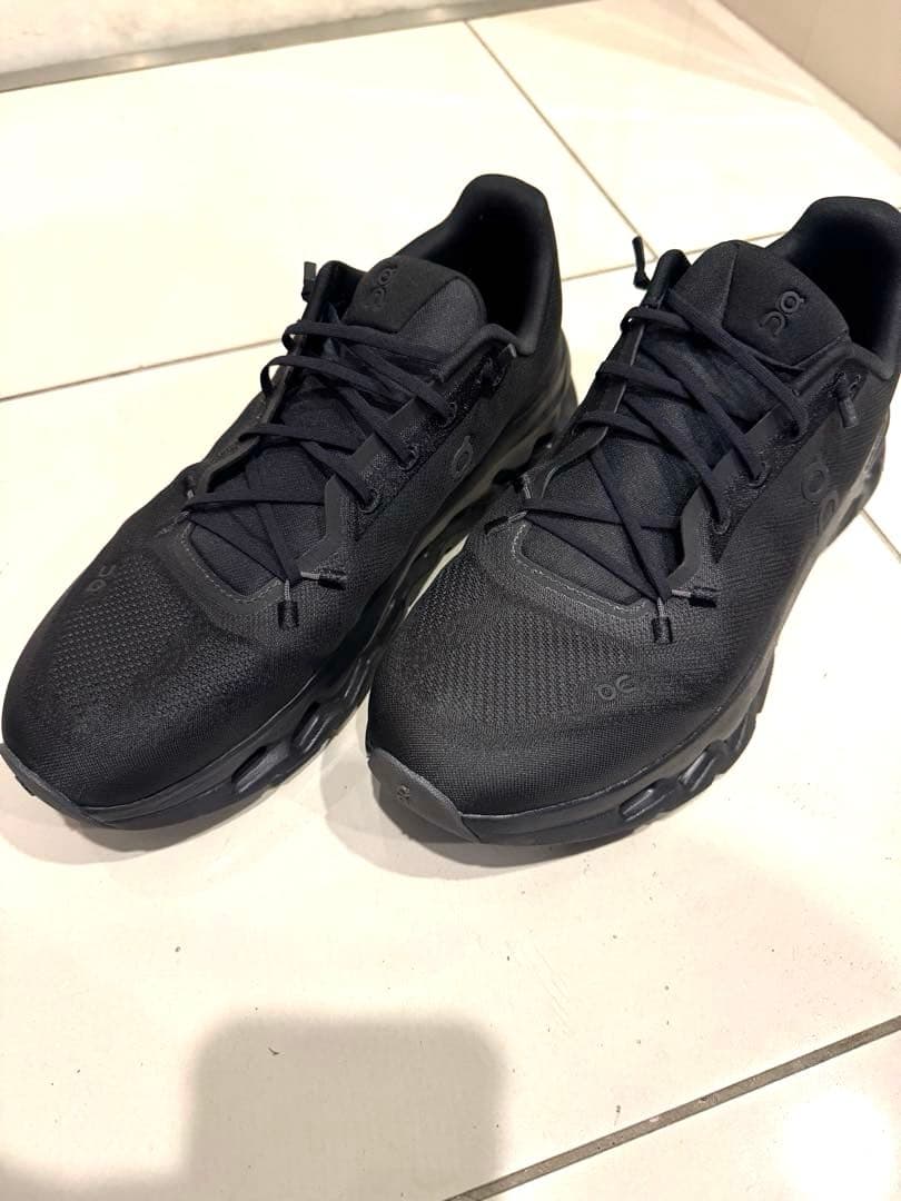 靴 on cloudtilt black