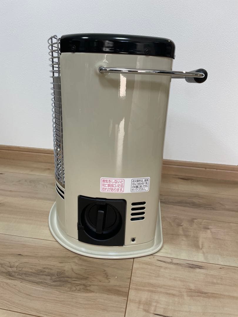 イワタニカセットガスストーブ　デカ暖　CB-STV-DKD2