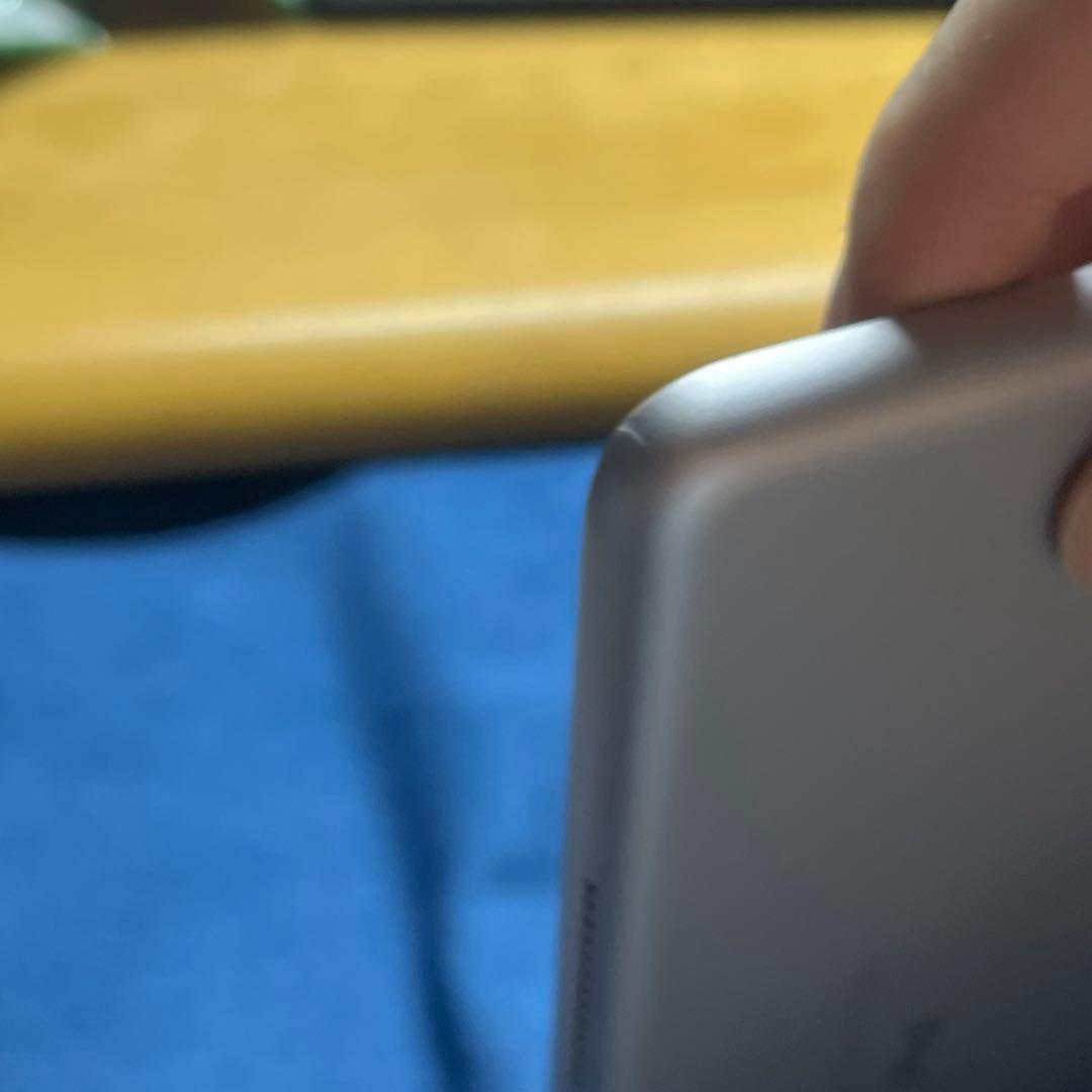 Apple iPad 第5世代 シルバー 本体 32GB