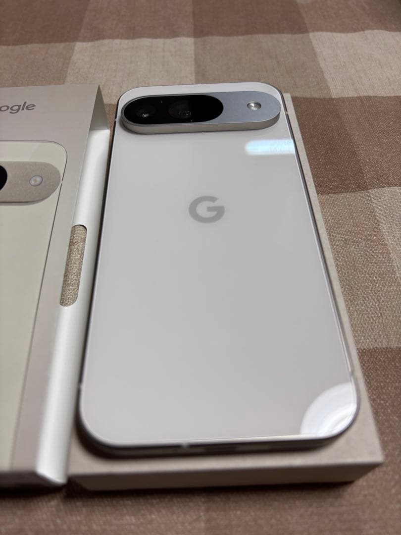 超美品　Google Pixel 9 Porcelain