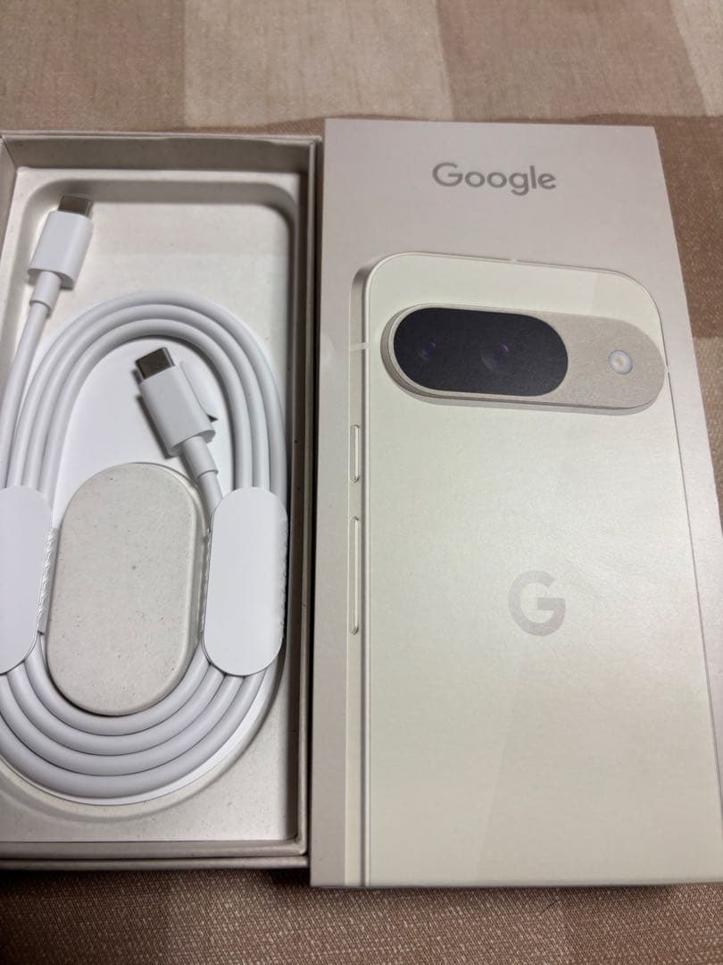超美品　Google Pixel 9 Porcelain