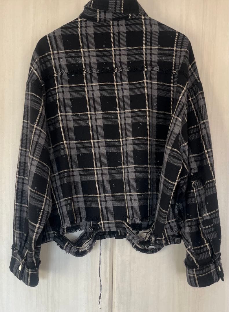 DankeSchon(ダンケシェーン) ダメージ加工スタッズ短丈チェックシャツ