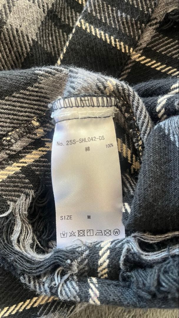 DankeSchon(ダンケシェーン) ダメージ加工スタッズ短丈チェックシャツ