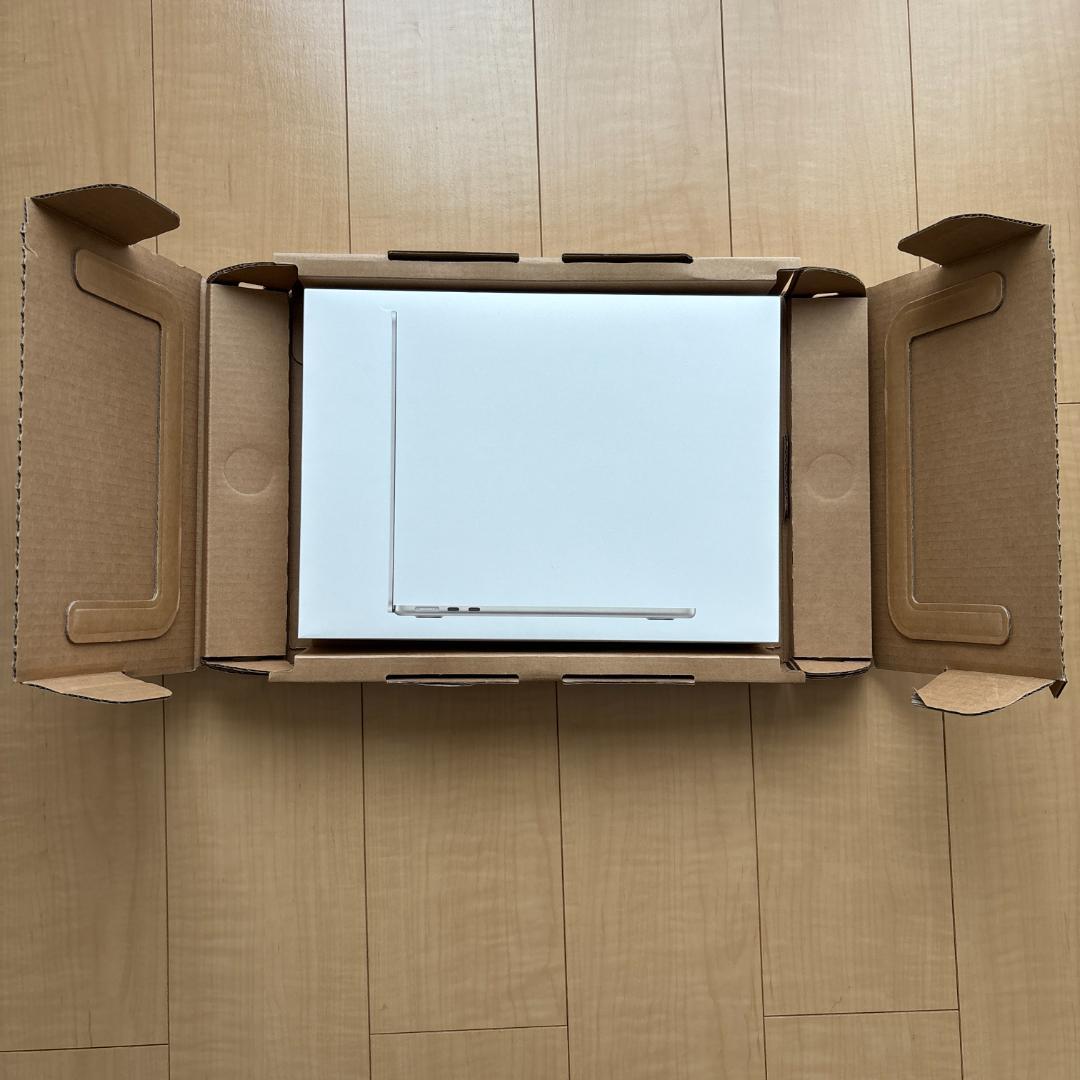 MacBook Air M2 13インチ 8GB 256GB 24年3月購入