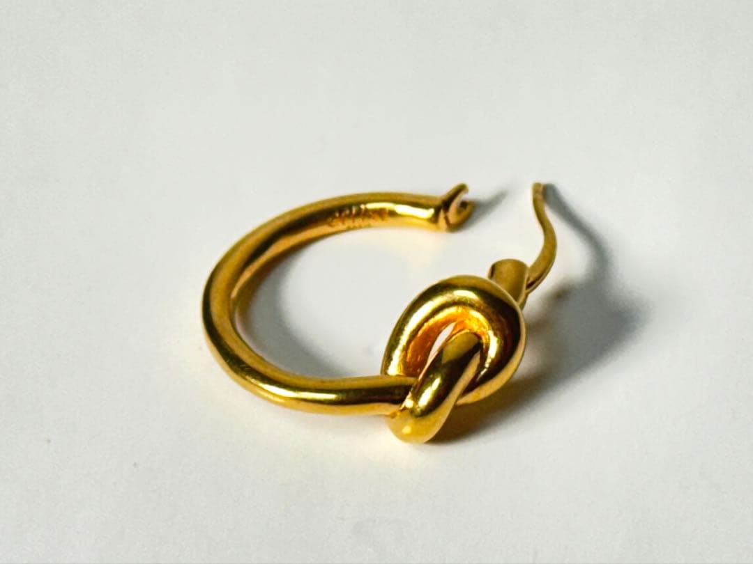 美品 CELINE ノットスモールフープ ピアス ゴールド定価69300円