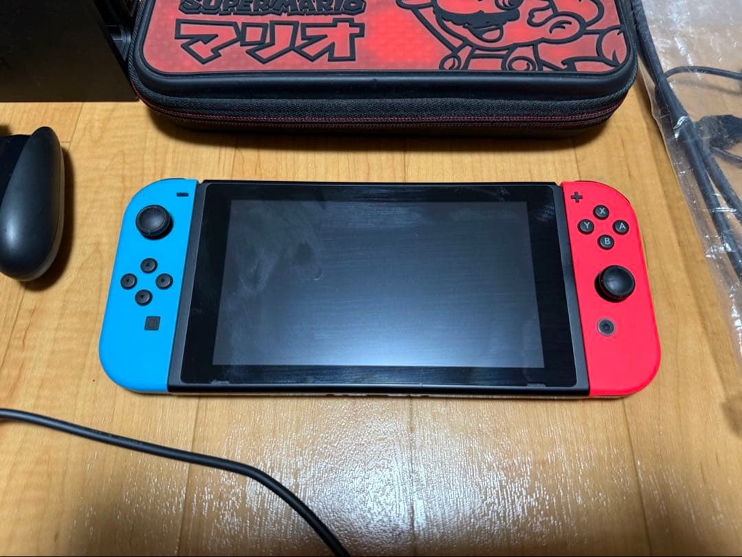 【値下げ】Nintendo Switch, マリオのケース付き
