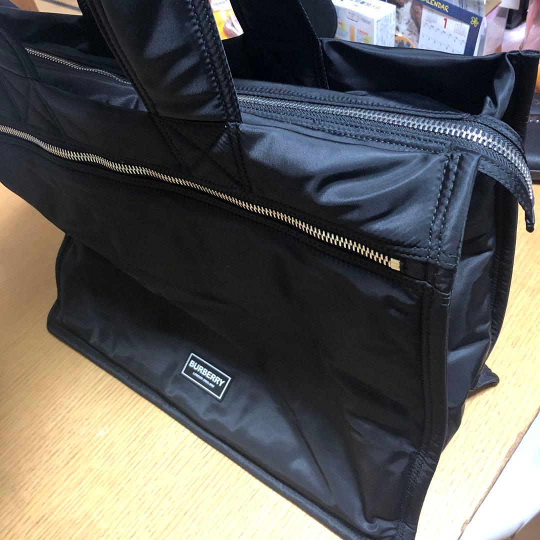 Burberry ブラック トートバッグ