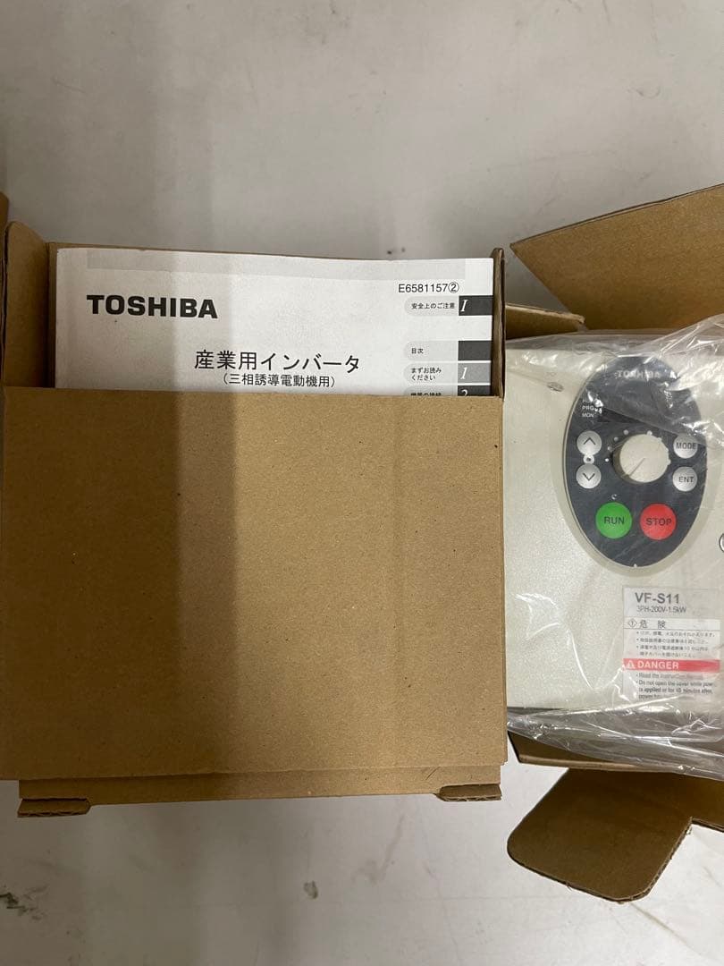 Toshiba 東芝　インバータ　VFS11-2015PM-AN (R5)