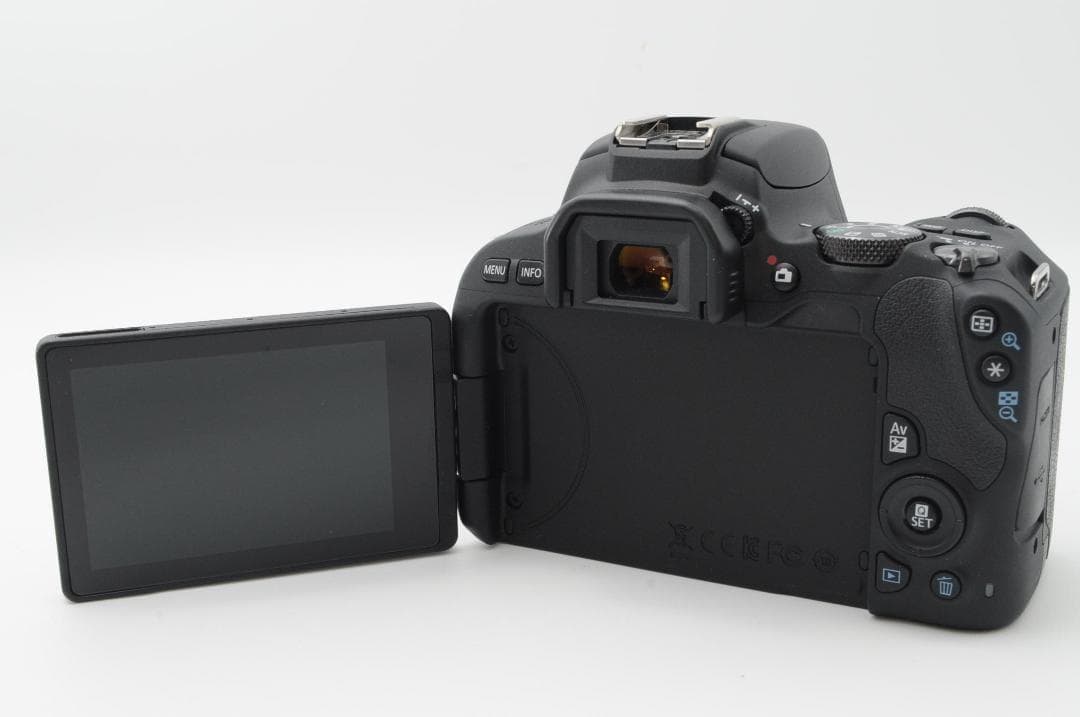 ☆新品級④☆新春初売りSALE☆ Canon EOS Kiss x9 ダブル