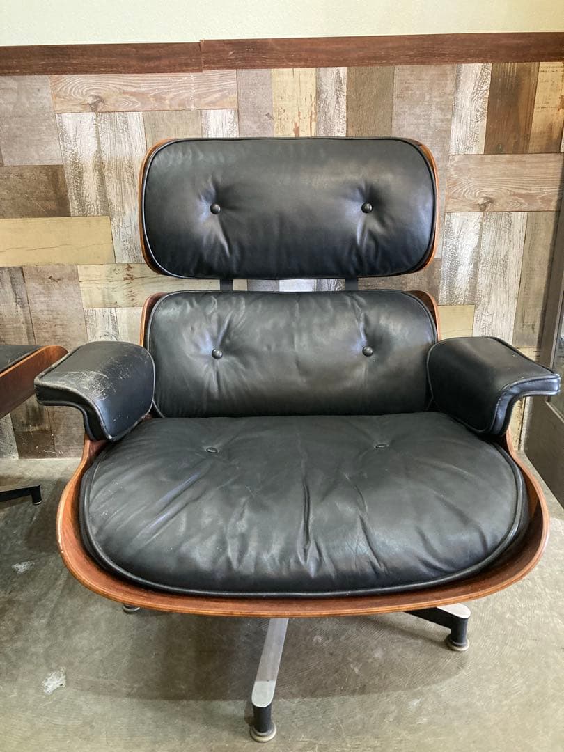 ハーマンミラー　イームズ　EMS レザーラウンドチェア　オットマン別売り