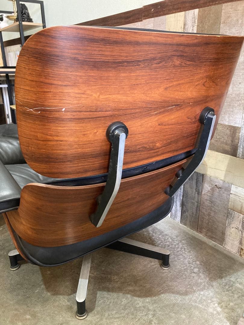 ハーマンミラー　イームズ　EMS レザーラウンドチェア　オットマン別売り