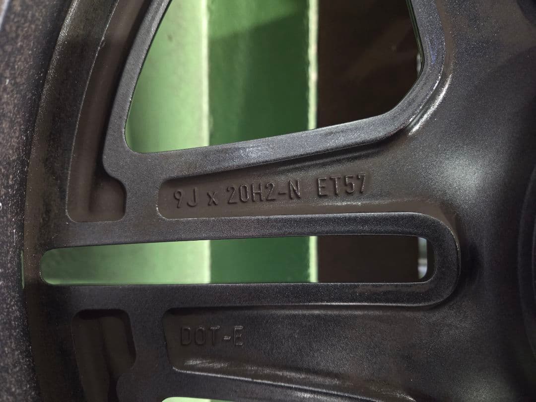 W167ベンツ GLE400dスタッドレスタイヤ AMG20インチ ホイール美品