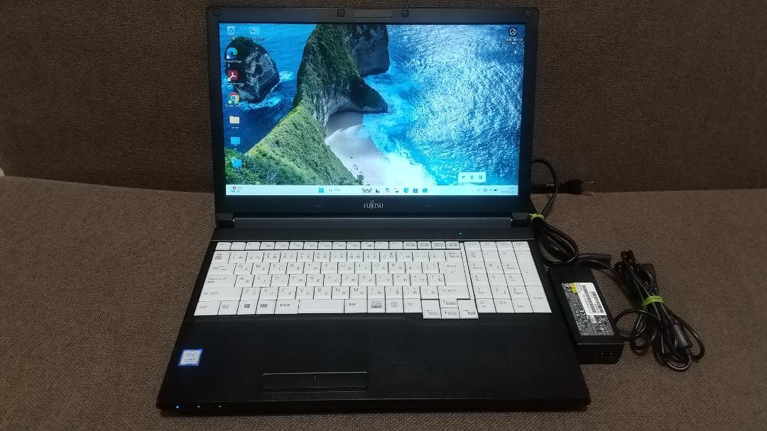 富士通 LIFEBOOK A577/RX　15.6インチ