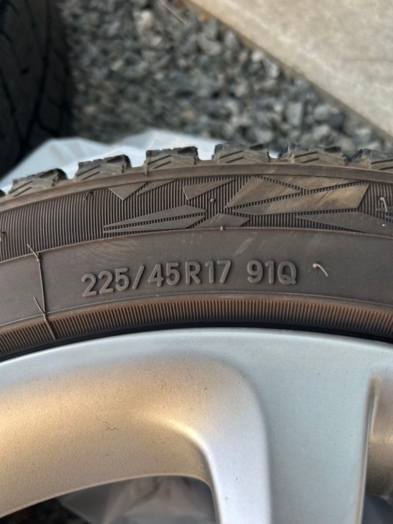 ベンツw176 A180 17㌅225/45 R17 4本セット　スタッドレス