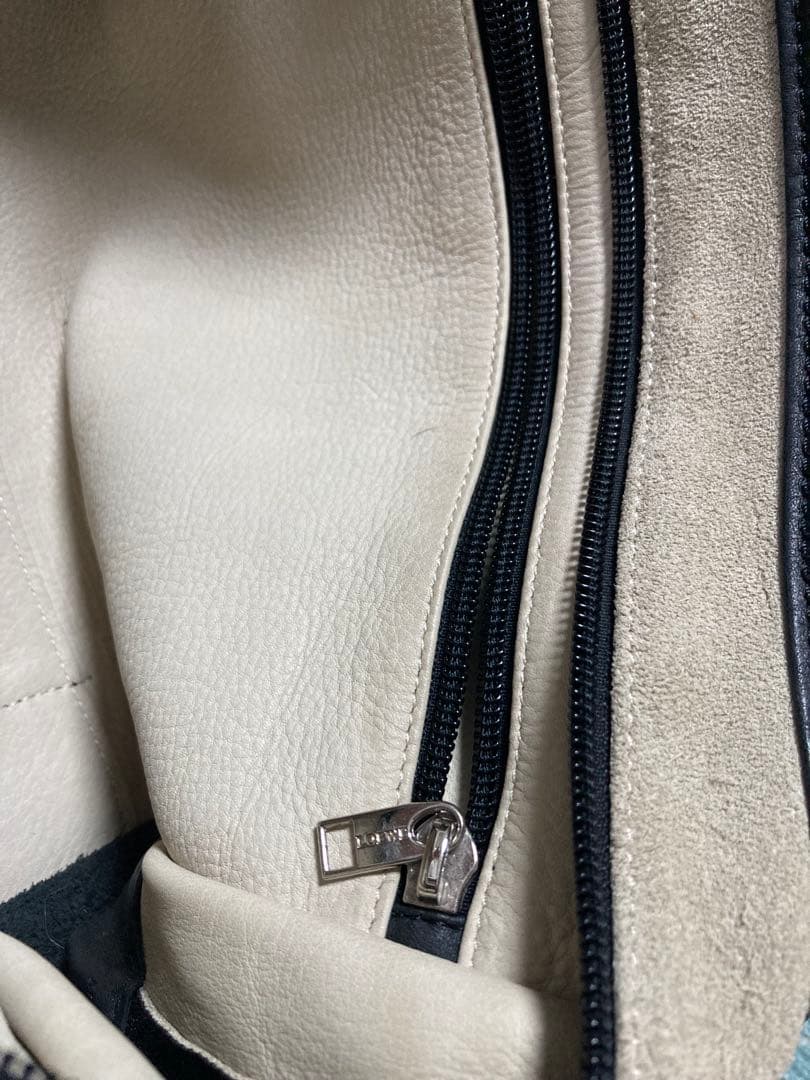 【美品】正規品ロエベ LOEWE ハンドバッグ　アマソナ28 スエード カーキ黒