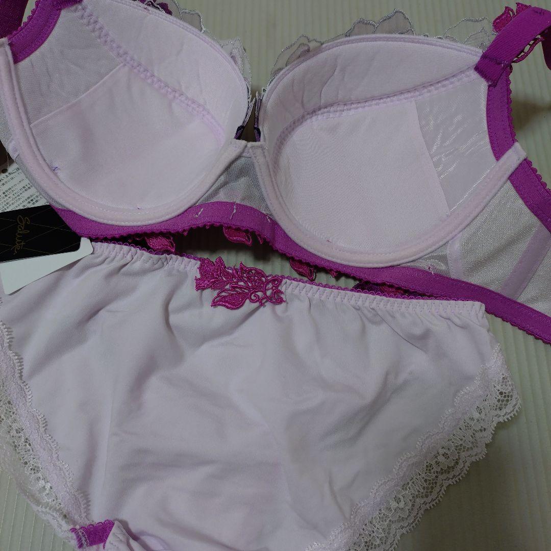 アズキさま専用サルート　salute ブラジャーショーツセット06g F70