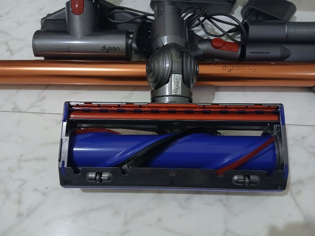 ひ*な様 Dyson V10 Fluffy 本体一式 動作確認済