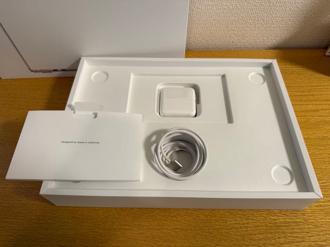 美品 MacBook Air M2 Apple Intelligence対応