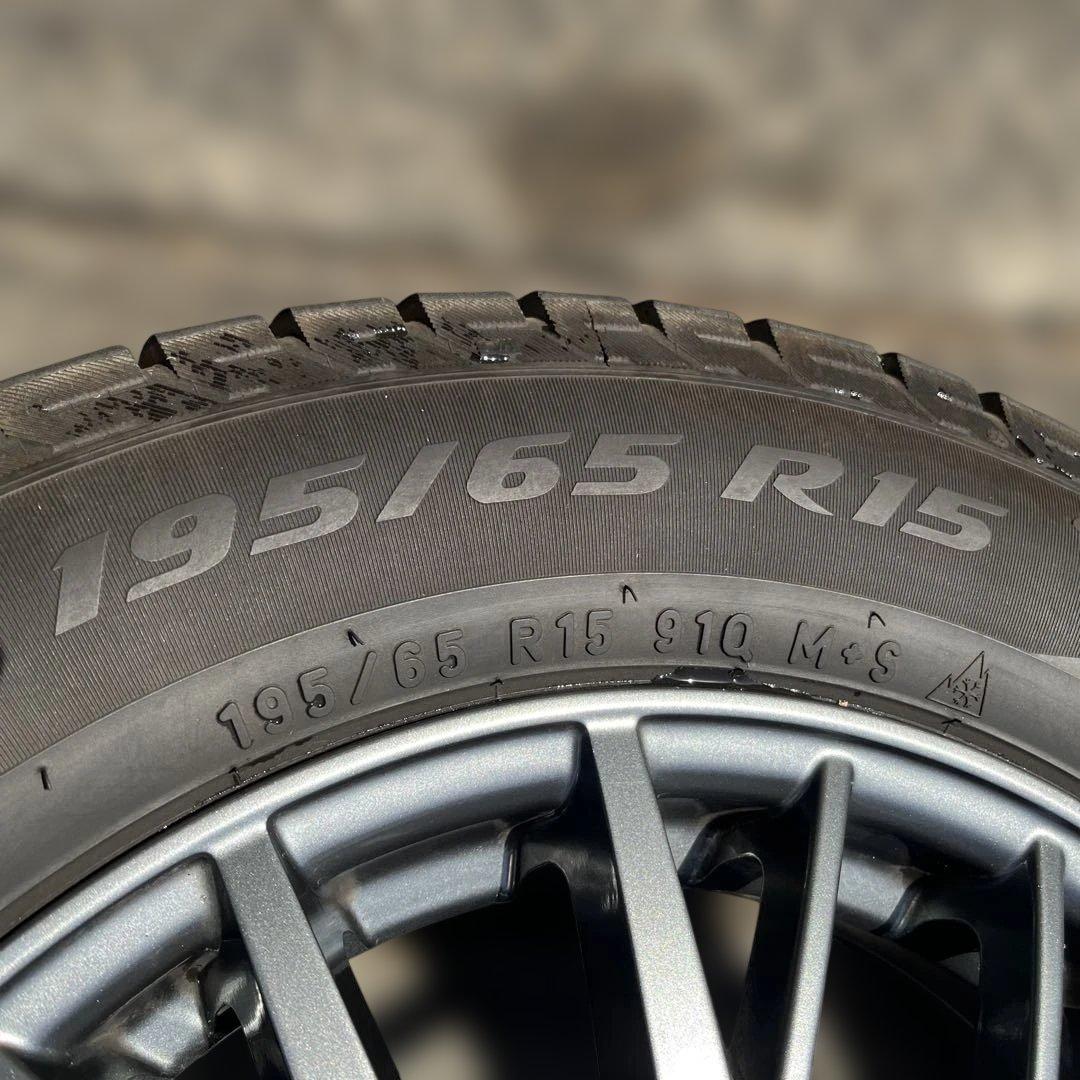 美品ピレリ製195/65r15スタッドレスタイヤをWEDS製アルミホイールに装着