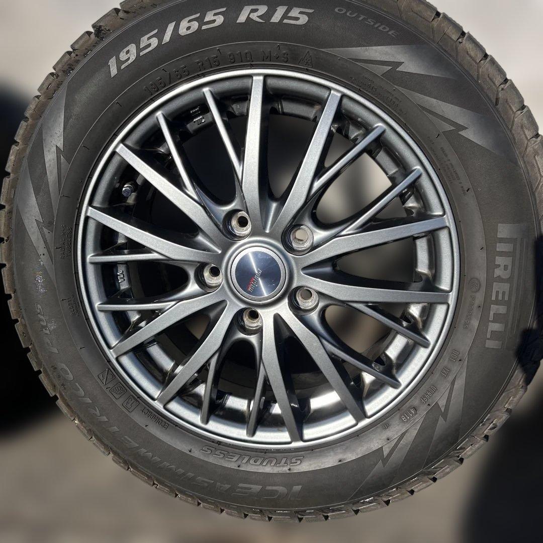 美品ピレリ製195/65r15スタッドレスタイヤをWEDS製アルミホイールに装着