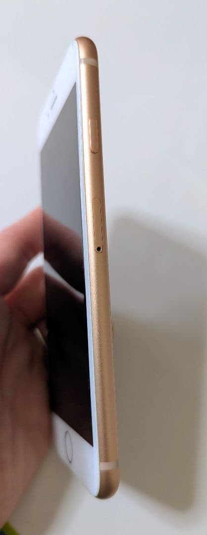 【中古】Apple iPhone 8 ゴールド 本体【64GB】74%