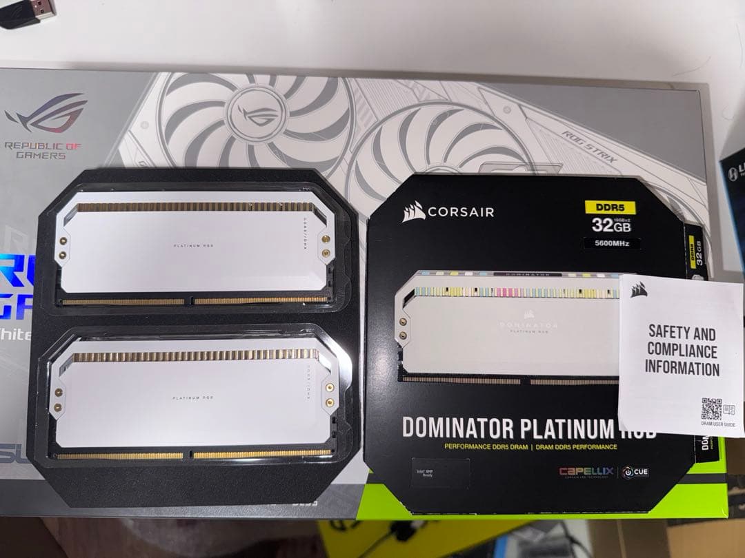 メモリー Corsair Dominator Platinum RGB 32GB DDR5