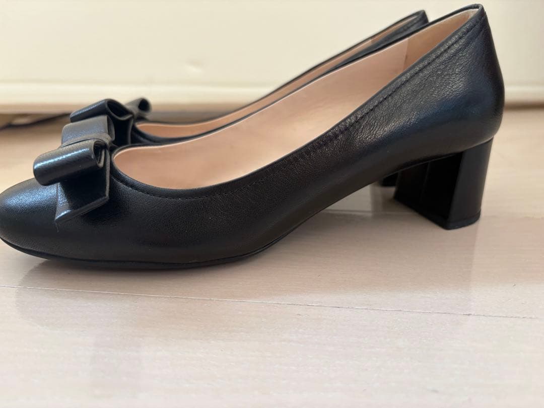 PRADA プラダ　リボン付き 黒パンプス 中ヒール