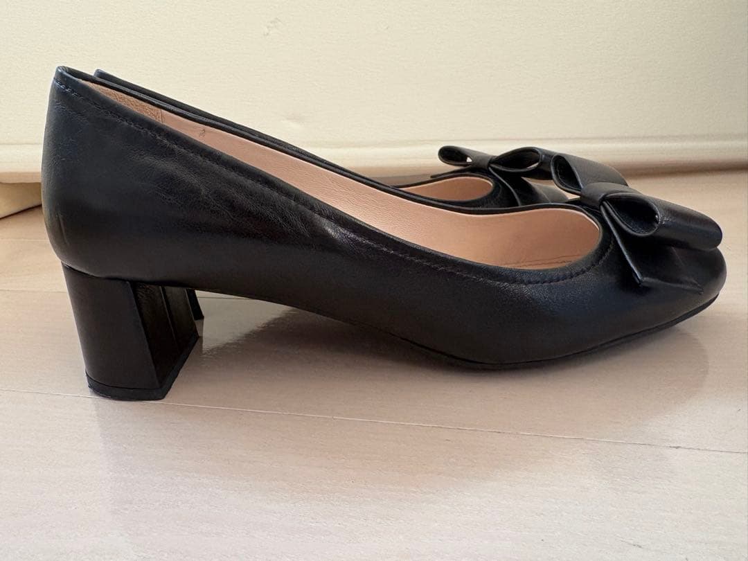 PRADA プラダ　リボン付き 黒パンプス 中ヒール
