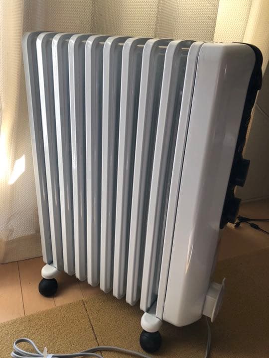電気ヒーター DeLonghi RHJ35M0812-DG