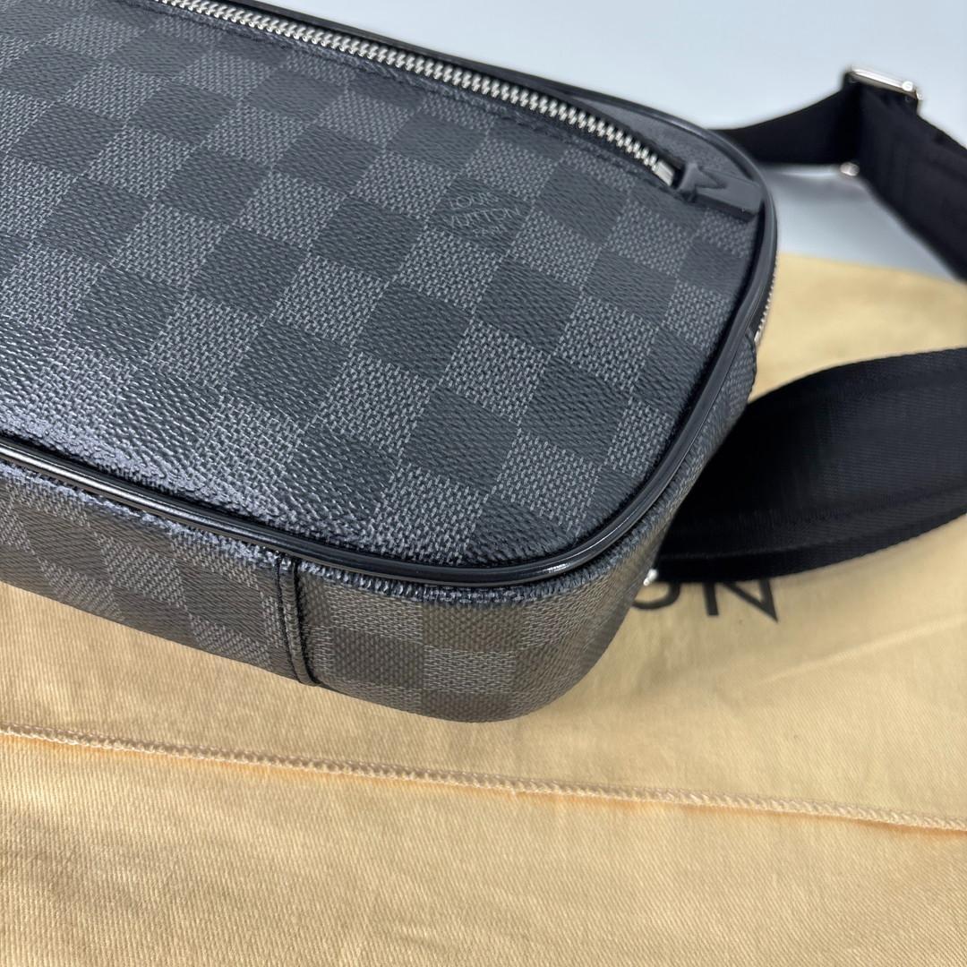 未使用 ルイヴィトン ダミエグラフィット アンブレール ボディバッグ ブラック