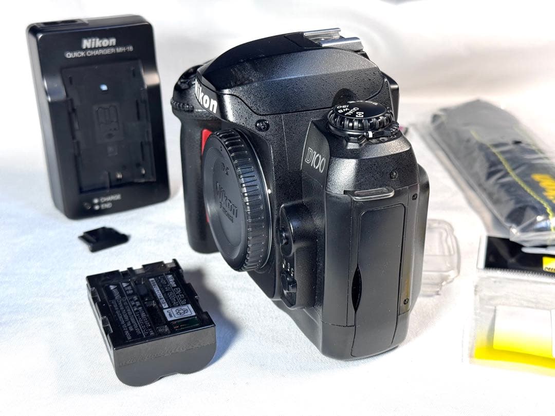 ニコン Nikon D100 美品 純正付属品多数 BM-2含む