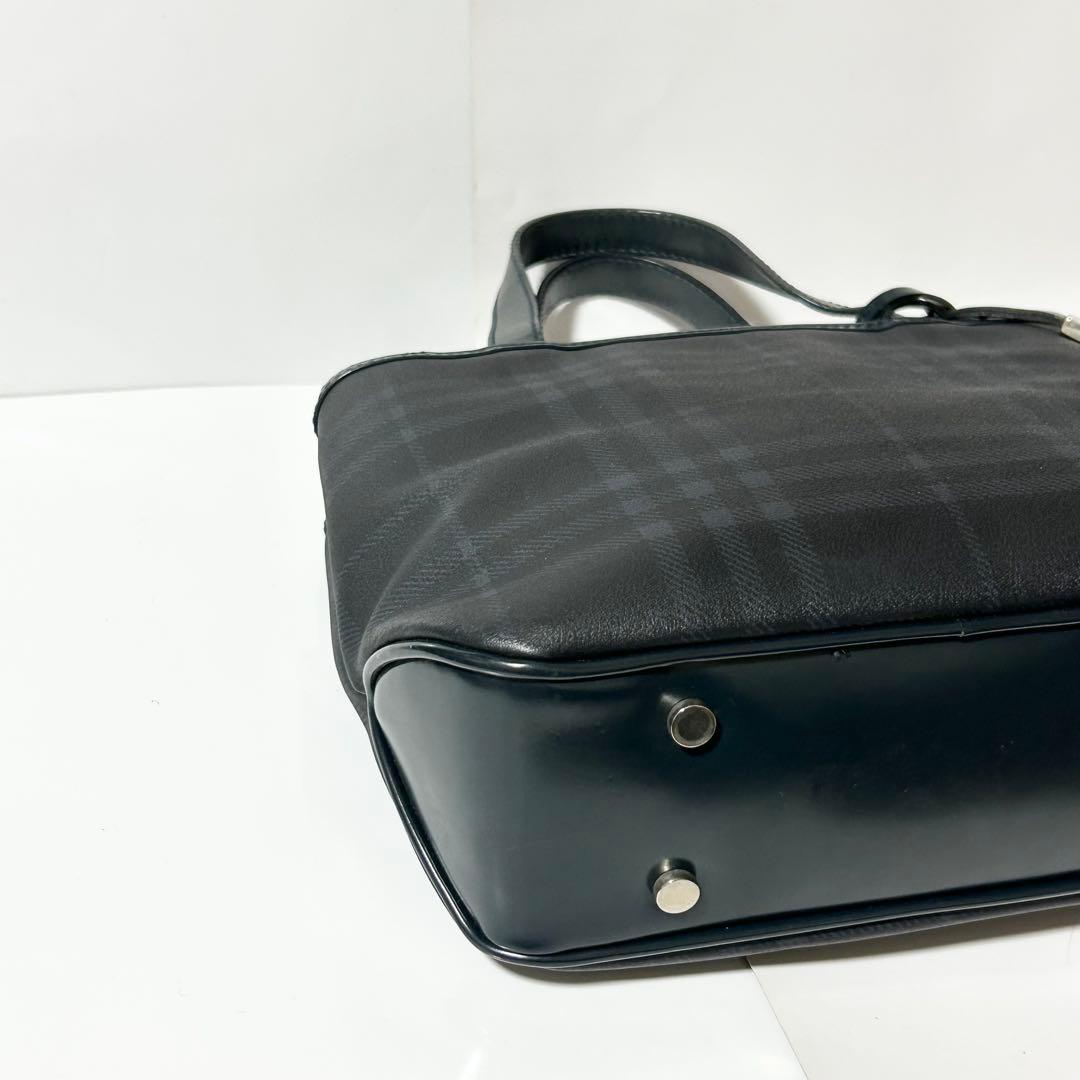 バーバリー ノバチェック PVC レザー ハンドバッグ トートバッグ ネイビー