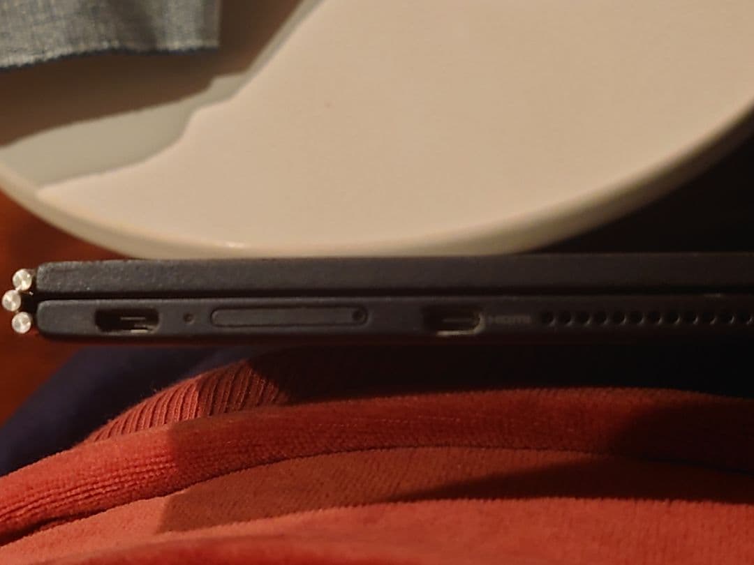 Lenovo Yoga Book（ヨガブック）純正箱・動作確認済み