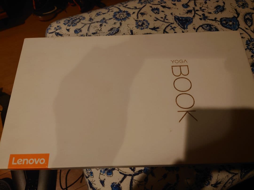 Lenovo Yoga Book（ヨガブック）純正箱・動作確認済み