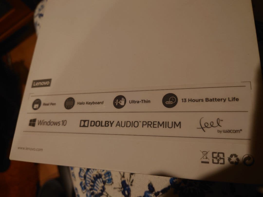 Lenovo Yoga Book（ヨガブック）純正箱・動作確認済み
