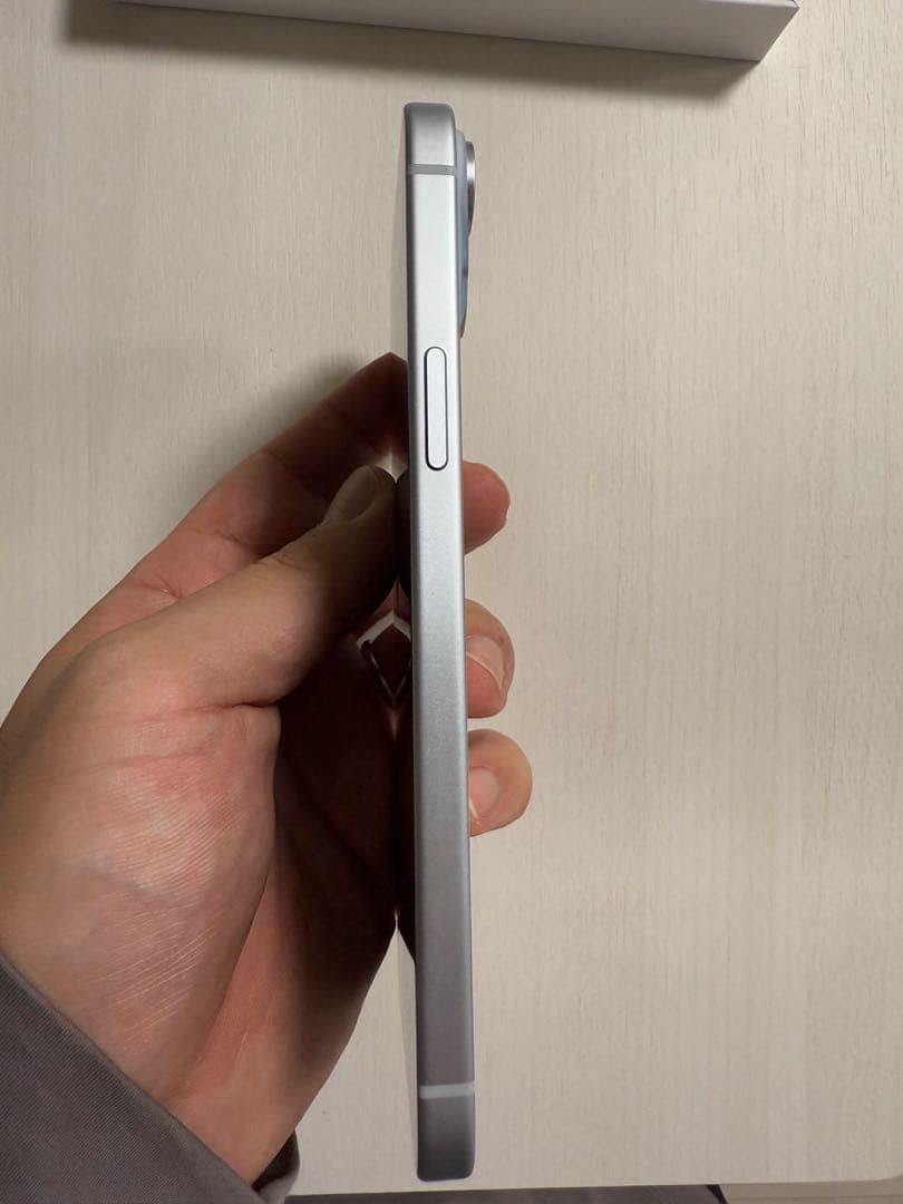 24時間限定【美品】Apple iPhone 15 Plus 本体 SIMフリー