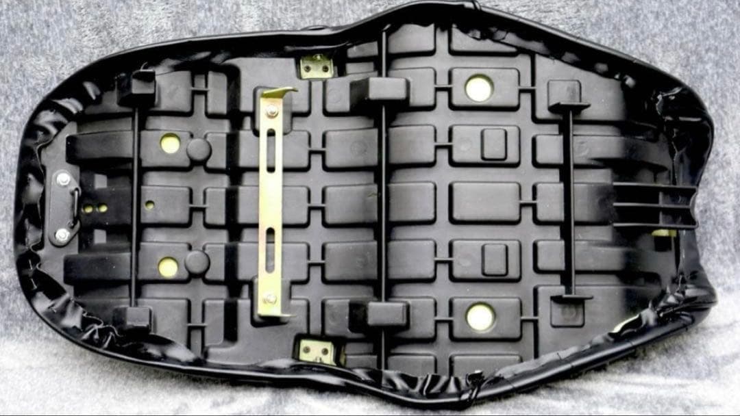 バリオス　Ⅰ型　シート　黒皮 新品